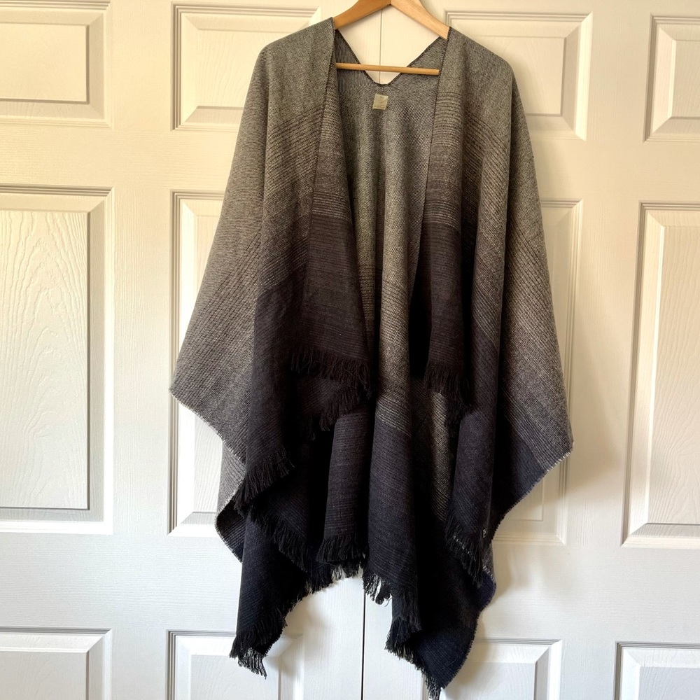 CALIA ombré poncho, one size